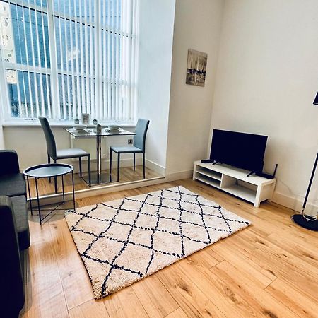 Fantastic Mill Apartment - 2023 Travellers Award Winner! マンチェスター エクステリア 写真