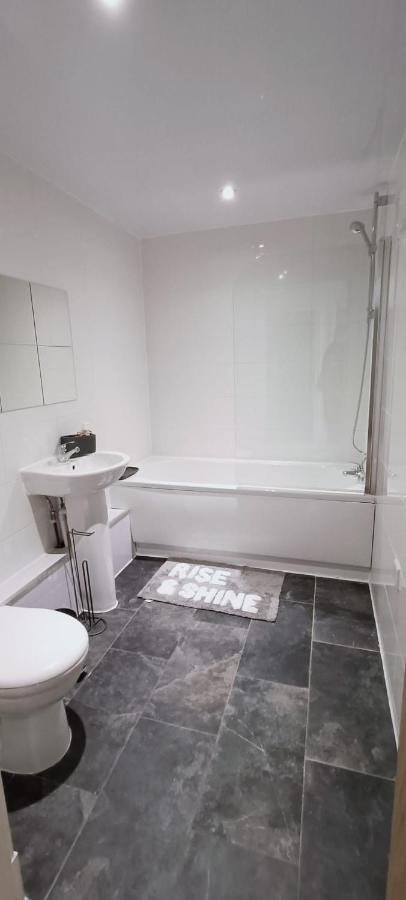 Fantastic Mill Apartment - 2023 Travellers Award Winner! マンチェスター エクステリア 写真