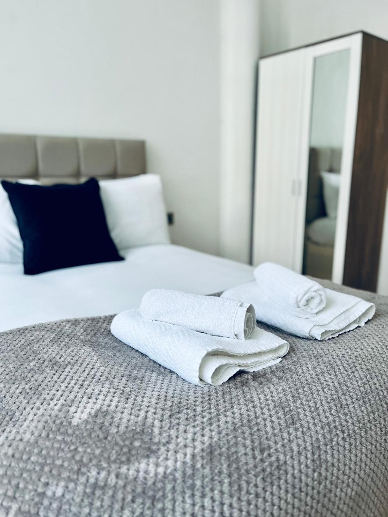 Fantastic Mill Apartment - 2023 Travellers Award Winner! マンチェスター エクステリア 写真
